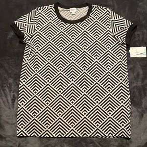 LuLaRoe Liv Tee: Black and White Stripe Pattern (2XL)